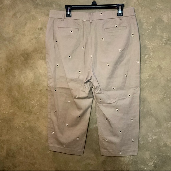 Briggs New York Embroidered Sunflower Cropped Chinos - Picture 3 of 5